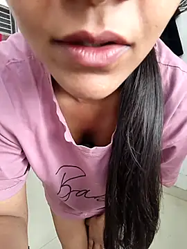 Snapshot of anshika0124 chatting on January 15, 2026, 5:56 am anshika0124 online show from January 15, 2026, 5:56 am