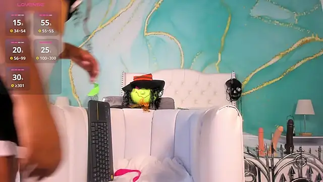 Snapshot of bbyalexxxa chatting on October 31, 2025, 12:06 pm bbyalexxxa online show from October 31, 2025, 12:06 pm