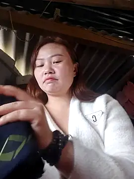 pi-pi-00 online show from December 5, 2025, 2:31 am