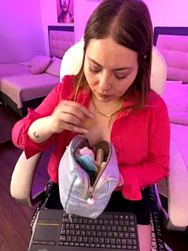 kattee adams online show from December 5, 2025, 1:09 pm