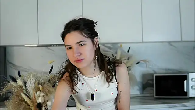 AmmieGerber online show from October 22, 2025, 1:28 am