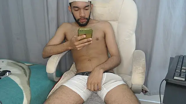 andresnoir  online show from October 19, 2025, 2:29 pm