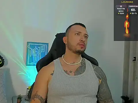 Snapshot of Dave-Max01 chatting on October 18, 2025, 12:57 am Dave-Max01 online show from October 18, 2025, 12:57 am