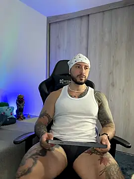 Snapshot of Dave-Max01 chatting on November 15, 2025, 2:09 am Dave-Max01 online show from November 15, 2025, 2:09 am