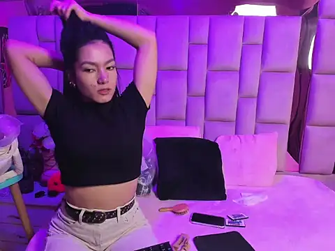 Gisell Squirt  online show from November 19, 2025, 12:16 pm