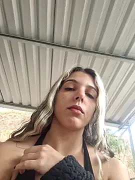 Snapshot of lizzieblack chatting on October 21, 2025, 5:02 pm lizzieblack online show from October 21, 2025, 5:02 pm