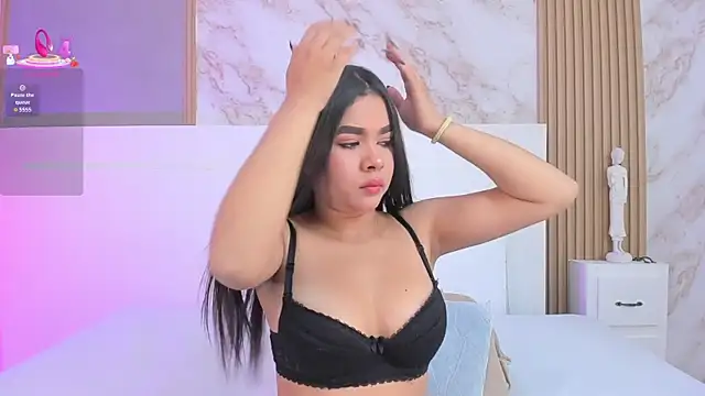 TianaGlow44 online show from November 11, 2025, 12:05 pm