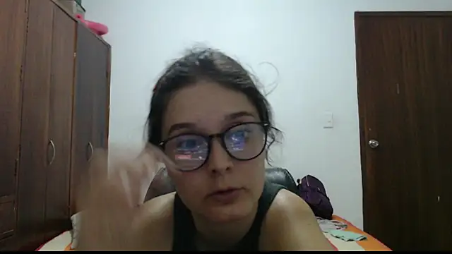 CarlaLorez online show from July 8, 2026, 11:42 pm