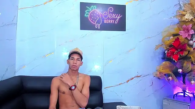 Little nicoll online show from December 4, 2025, 10:51 pm