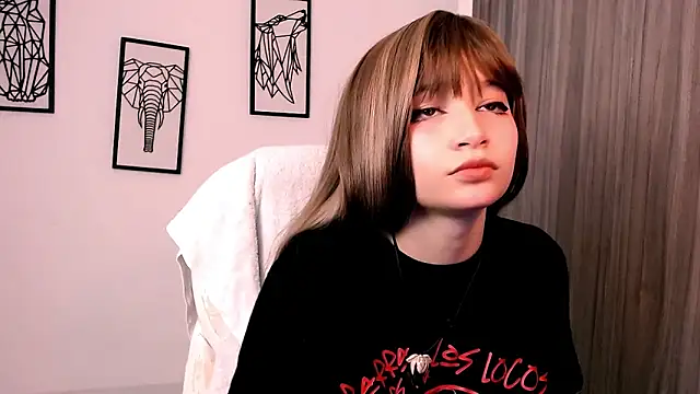 EmuOtori online show from October 21, 2025, 3:13 pm