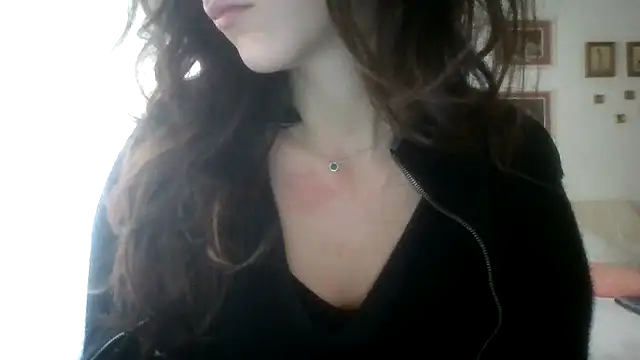 Snapshot of SuperValentina chatting on February 18, 2026, 9:27 am SuperValentina online show from February 18, 2026, 9:27 am