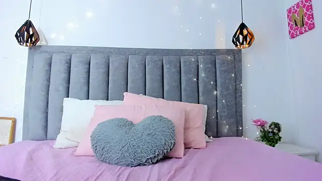 Amara18   online show from March 11, 2026, 7:42 pm