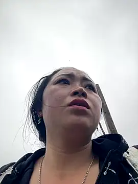 miemie-xx online show from October 29, 2025, 8:05 am