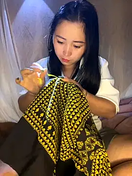 miemie-xx online show from November 18, 2025, 1:22 am