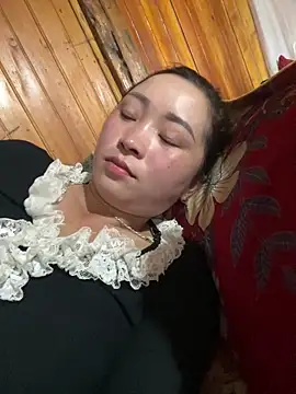 miemie-xx online show from December 14, 2025, 5:13 am