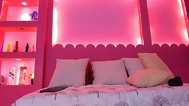 Snapshot of Elena_Kink chatting on April 23, 2026, 7:30 am Elena Kink online show from April 23, 2026, 7:30 am