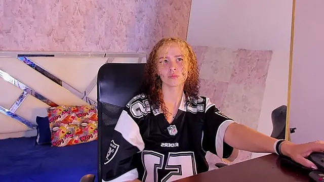 benny wilson online show from December 14, 2025, 4:29 am