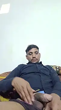 Snapshot of BiggerDickGuy chatting on February 14, 2026, 9:28 am BiggerDickGuy online show from February 14, 2026, 9:28 am