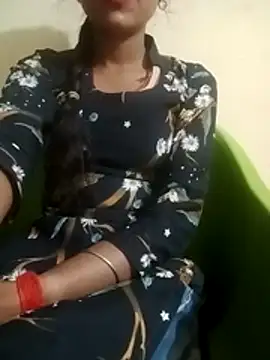 Snapshot of Mahi677 chatting on November 30, 2025, 4:05 am Mahi677 online show from November 30, 2025, 4:05 am