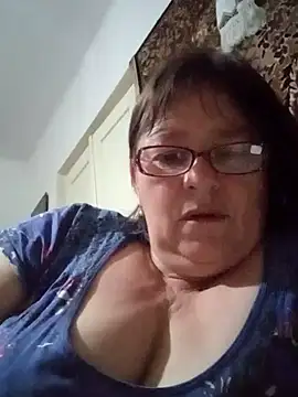 Snapshot of MilaCold5443 chatting on April 28, 2026, 2:10 am MilaCold5443 online show from April 28, 2026, 2:10 am