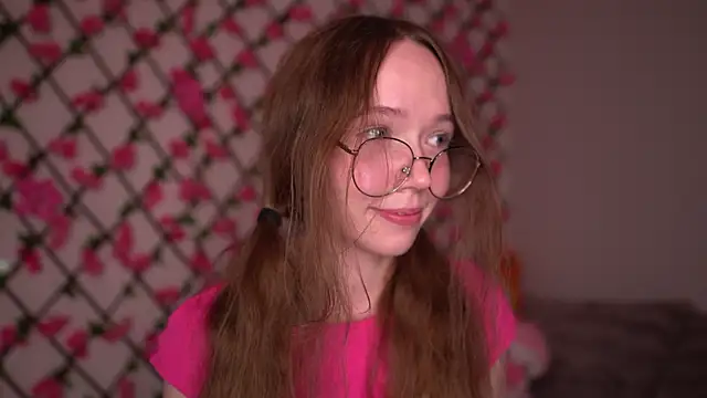 Petite Polly online show from October 15, 2025, 8:20 pm