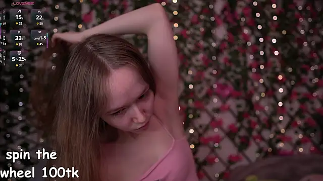 Snapshot of Petite_Polly chatting on February 4, 2026, 6:03 pm Petite Polly online show from February 4, 2026, 6:03 pm