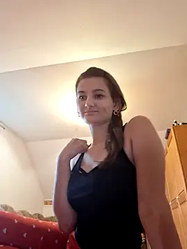 Nika aa online show from October 17, 2025, 6:05 am