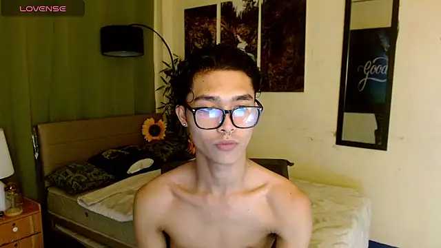 Snapshot of AsianCarl chatting on November 12, 2025, 5:02 pm AsianCarl online show from November 12, 2025, 5:02 pm