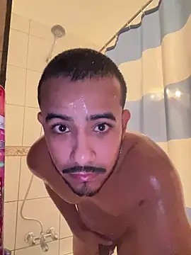 Snapshot of grinbergg chatting on February 23, 2026, 1:03 am grinbergg online show from February 23, 2026, 1:03 am