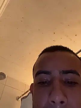 Snapshot of grinbergg chatting on February 28, 2026, 2:23 am grinbergg online show from February 28, 2026, 2:23 am