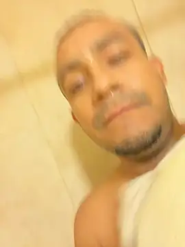 Snapshot of grinbergg chatting on March 6, 2026, 2:08 am grinbergg online show from March 6, 2026, 2:08 am