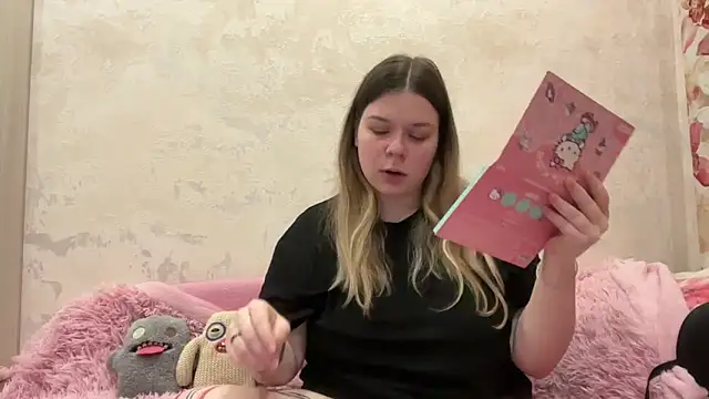 Crave Elise online show from November 17, 2025, 12:05 am