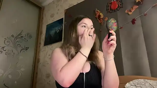 Crave Elise online show from December 14, 2025, 3:28 pm