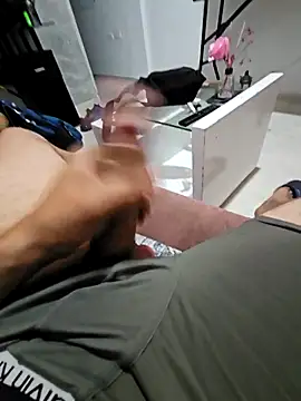 Snapshot of Racso100 chatting on December 5, 2025, 12:52 am Racso100 online show from December 5, 2025, 12:52 am