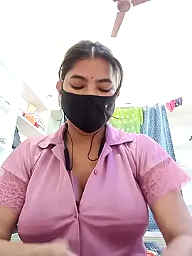 Snapshot of Hot_radhaji chatting on February 26, 2026, 12:42 am Hot radhaji online show from February 26, 2026, 12:42 am