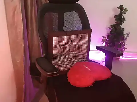 Royal zara online show from October 18, 2025, 7:58 pm