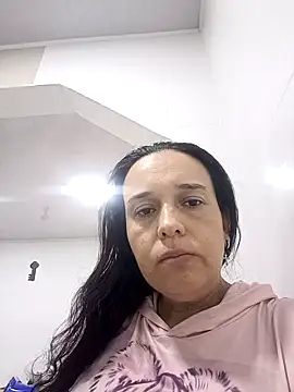 FiorellaDuboi online show from November 12, 2025, 8:41 pm