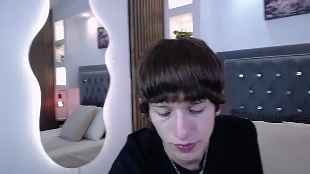 Emo Boy  online show from April 9, 2026, 8:25 pm