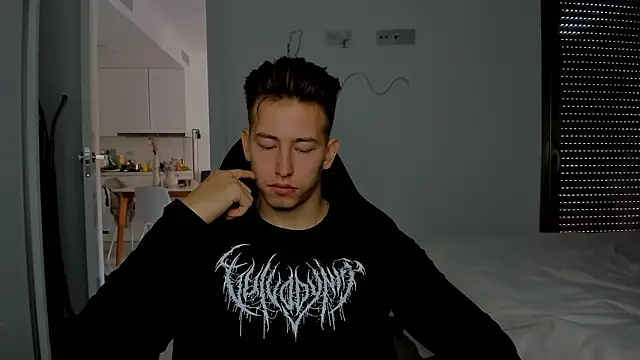 Snapshot of find0m_master chatting on February 18, 2026, 2:57 pm find0m master online show from February 18, 2026, 2:57 pm