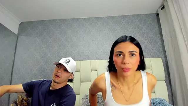 nicollandjhon online show from November 6, 2025, 2:56 am