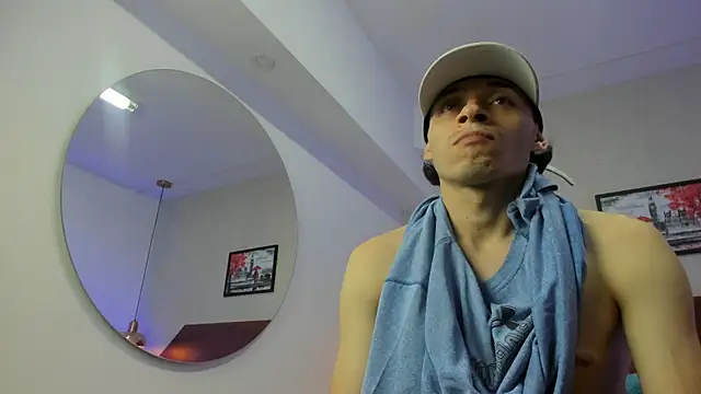 nicollandjhon online show from November 26, 2025, 2:01 am