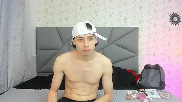 Snapshot of nicollandjhon chatting on January 14, 2026, 11:05 am nicollandjhon online show from January 14, 2026, 11:05 am