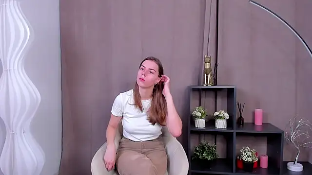 ElaineRothwell online show from October 10, 2025, 9:19 am