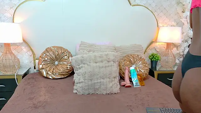 Snapshot of _NinaFox_ chatting on January 11, 2026, 2:11 pm NinaFox online show from January 11, 2026, 2:11 pm