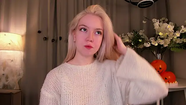 TinaStevenson online show from October 31, 2025, 10:22 pm