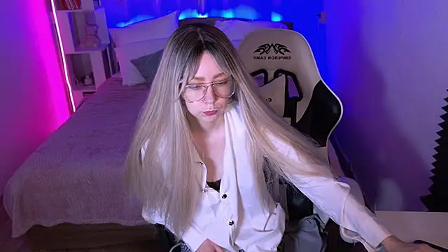 sofiisun online show from November 4, 2025, 2:10 am