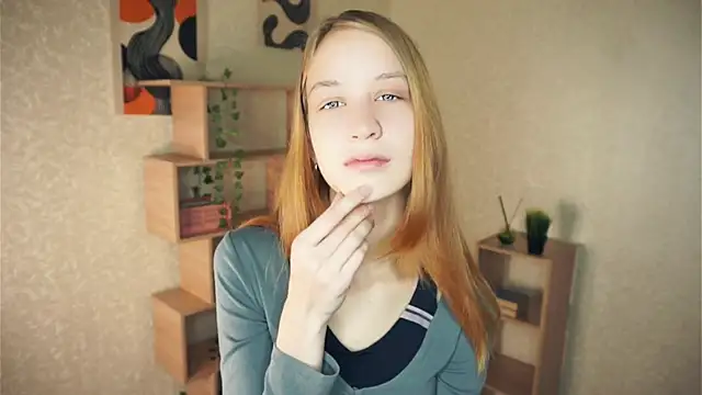 Snapshot of IveyColley chatting on October 23, 2025, 9:08 am IveyColley online show from October 23, 2025, 9:08 am