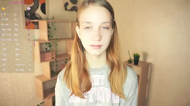 Snapshot of IveyColley chatting on October 31, 2025, 7:20 am IveyColley online show from October 31, 2025, 7:20 am