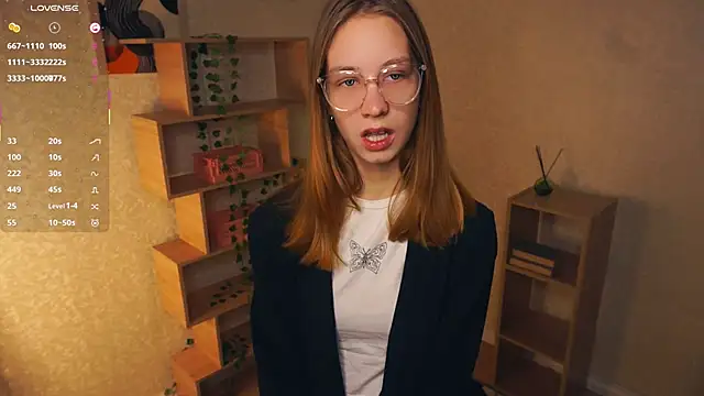 Snapshot of IveyColley chatting on November 28, 2025, 9:56 am IveyColley online show from November 28, 2025, 9:56 am