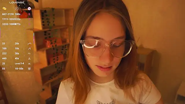 Snapshot of IveyColley chatting on December 2, 2025, 6:19 am IveyColley online show from December 2, 2025, 6:19 am